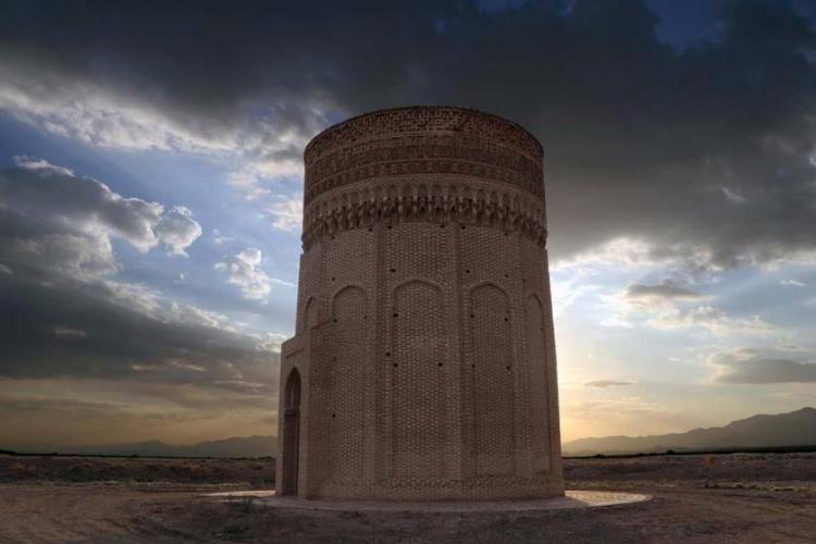 برج طغرل دامغان