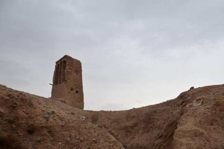 کاروانسرا و برج ارجنان