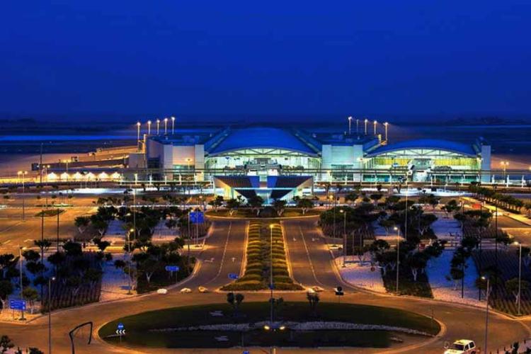 فرودگاه بین المللی لارناکا