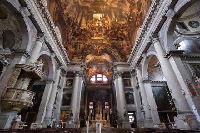 کلیسای سن پانتالون