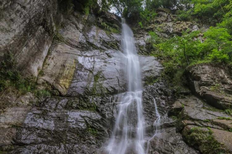 آبشار ماخونتستی
