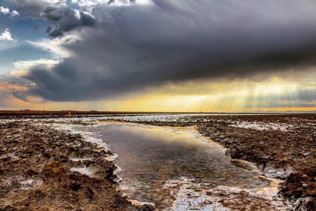 دریاچه نمک خور و بیابانک