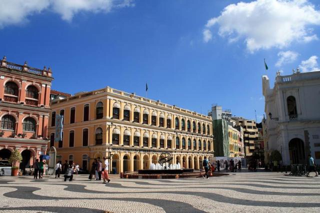 میدان سنادو