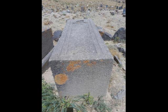 قبرستان تاریخی لیقوان