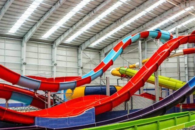 پارک آبی دهکده موج شهرکرد