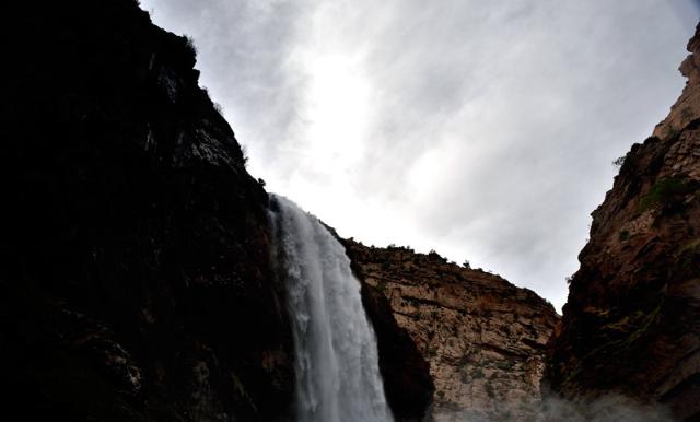  آبشار تنگ زندان