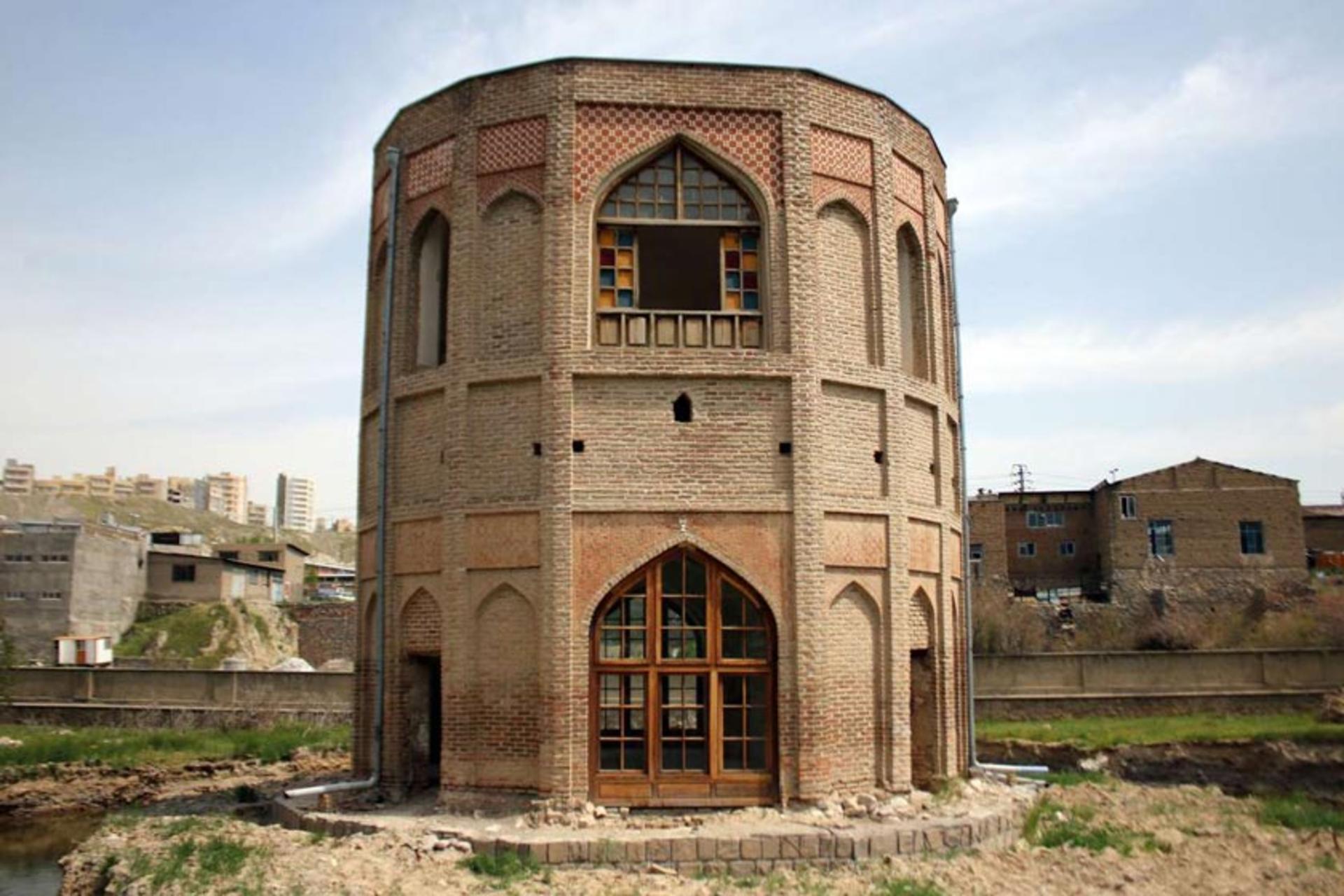 برج خلعت پوشان تبریز