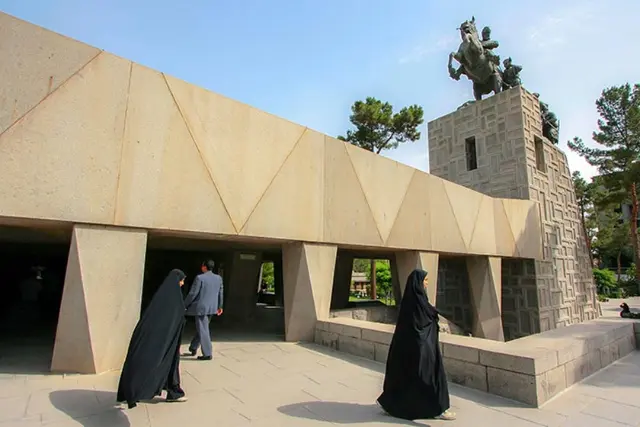 آرامگاه نادرشاه افشار