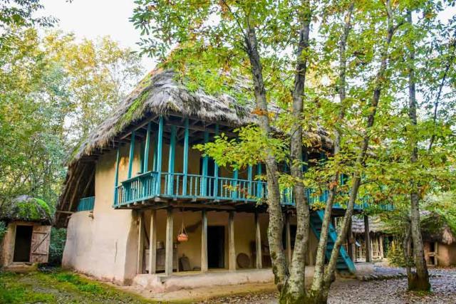 خانه‌های مناطق مختلف گیلان در موزه میراث روستایی گیلان