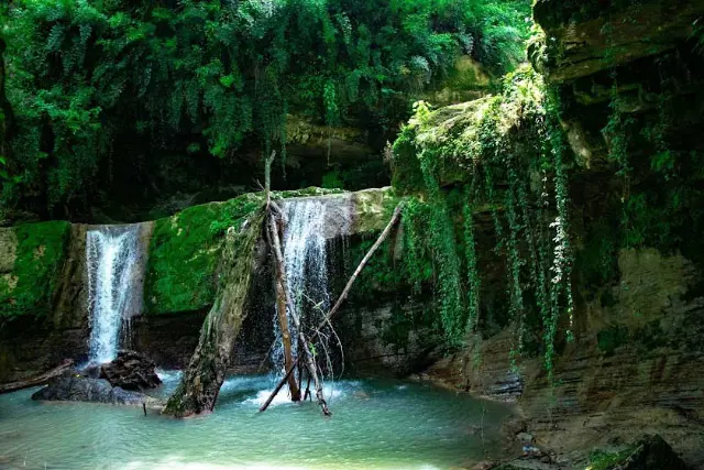جریان آب در هفت آبشار تیرکن
