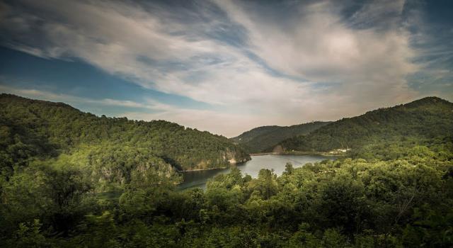 چشم‌انداز دریاچه سد میجران