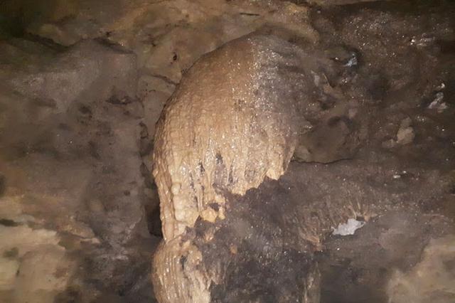 تزیینات آهکی غار آبی دانیال