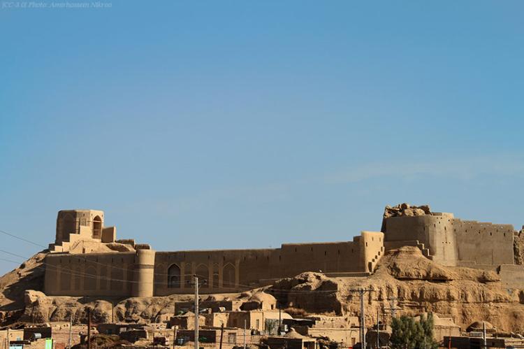 قلعه سه کوهه از دور