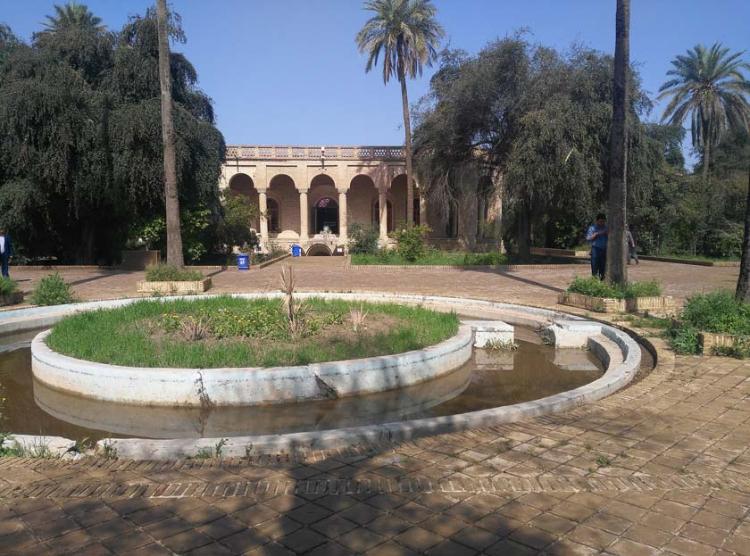 حوض باغ عمارت صمیمی