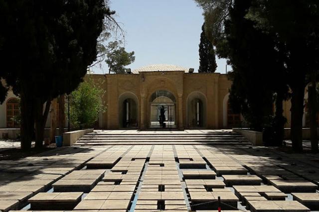 موزه هنرهای معاصر صنعتی کرمان