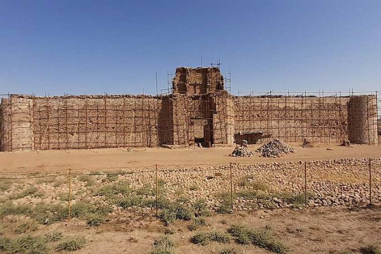 کاروانسرای قلعه سنگی رباط کریم