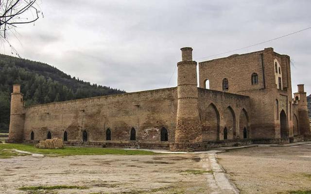 مدرسه و مسجد کریم ایشان 