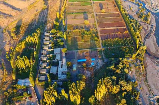 نمایی از روستای ایستا