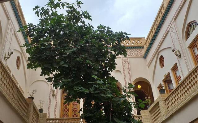 خانه تاریخی عادل (اقامتگاه سنتی نه چم)