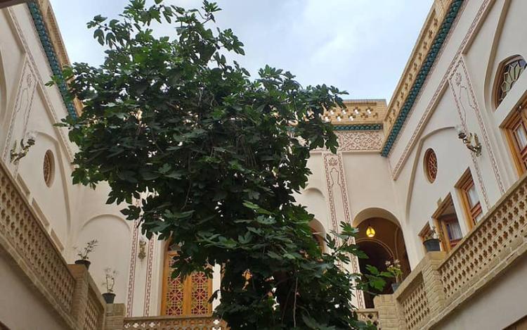 خانه تاریخی عادل (اقامتگاه سنتی نه چم)
