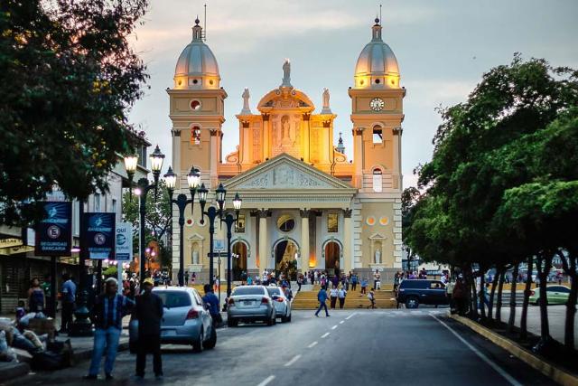 نمای بیرونی کلیسای بانوی مای چیکینکیرا