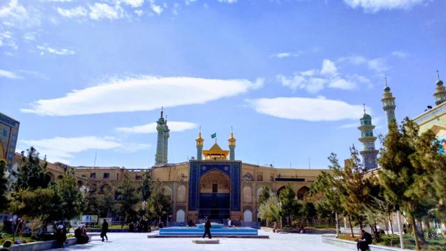 سر در ورودی مدرسه فیضیه