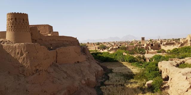 بافت شهری و خندق اطراف نارین قلعه نایین