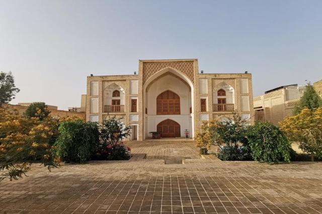 عمارت عبدالله آباد ساوه