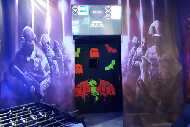 فوتبال دستی در مرکز بازی و شادی کاشان