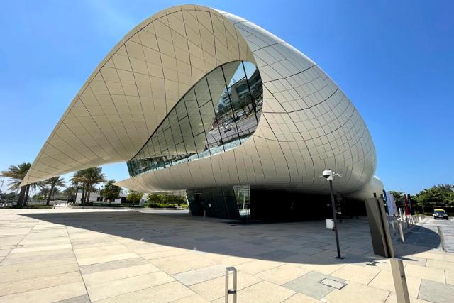 بنای مدرن موزه اتحاد