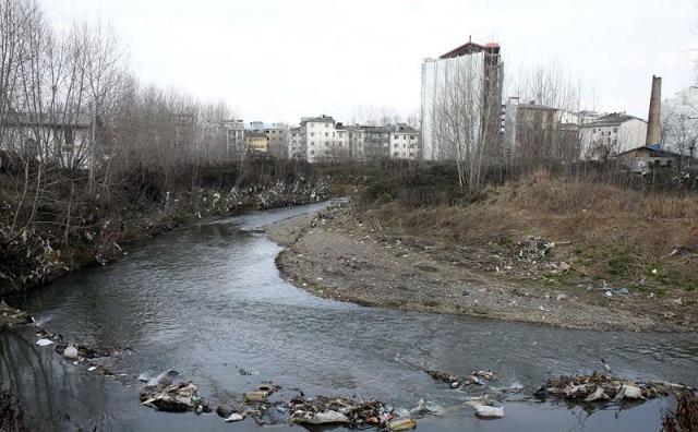 آلودگی رودخانه زرجوب