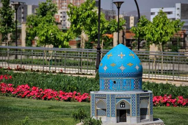 ماکت آرامگاه عطار نیشابوری در پارک مینیاتوری مشهد