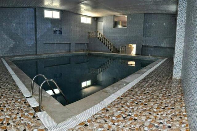 استخرهای آبگرم لاریجان