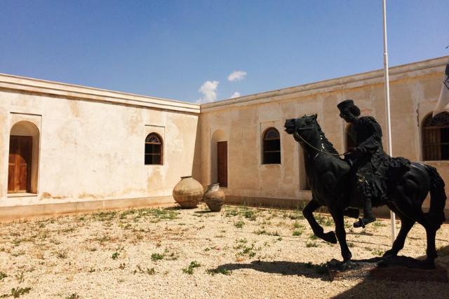 مجسمه‌ای در موزه رئیسعلی دلواری