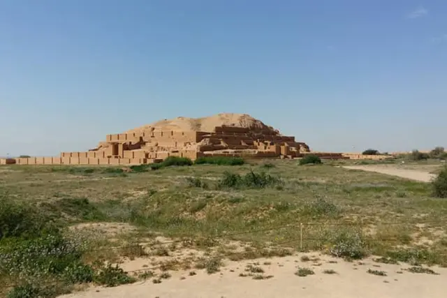دورنمای زیگورات چغازنبیل