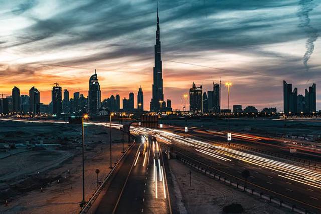 برج خلیفه هنگام غروب