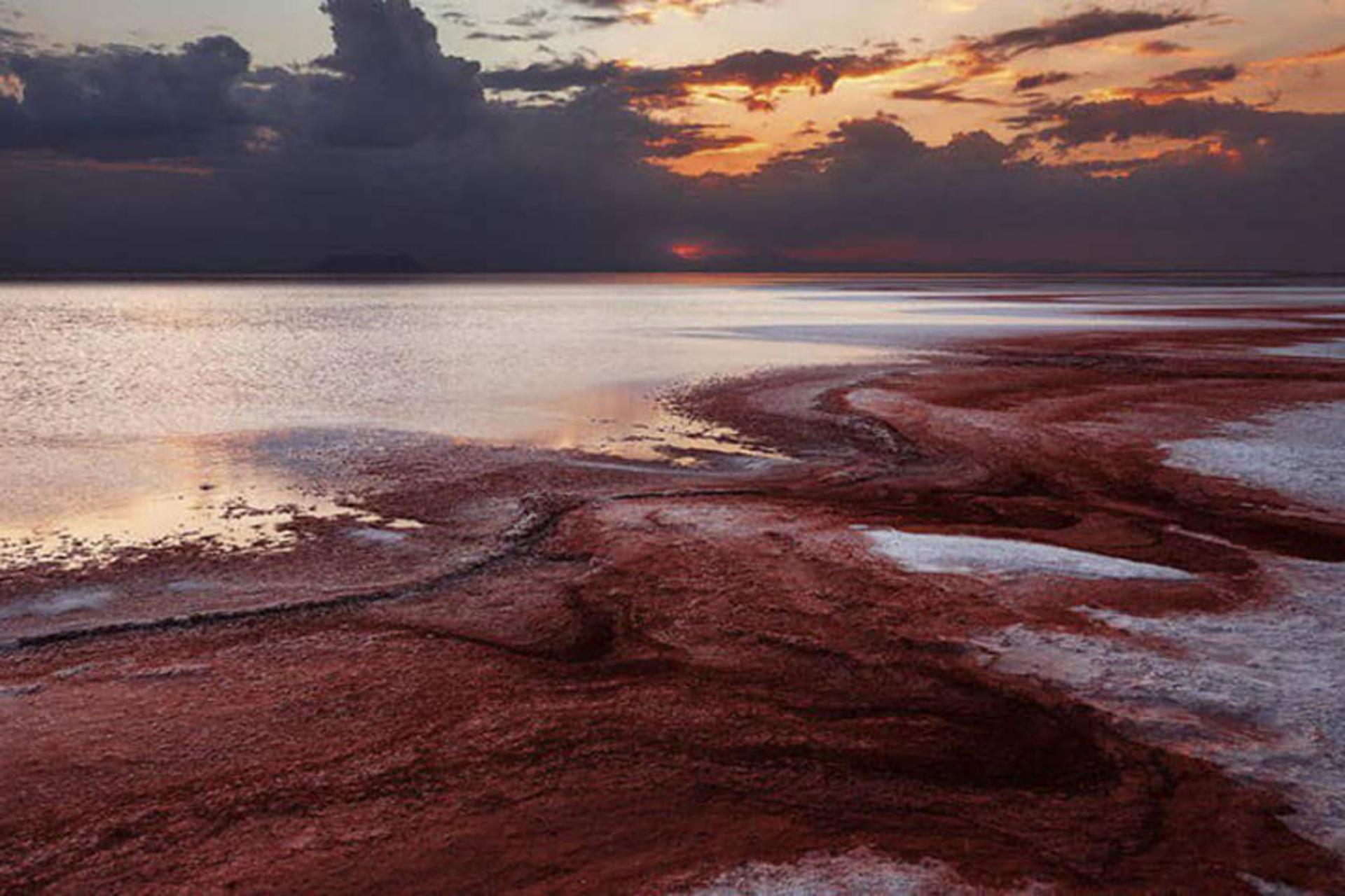 نگین آبی ایران فصلی شد؛ باران‌ به دریاچه ارومیه جان می‌دهد؟