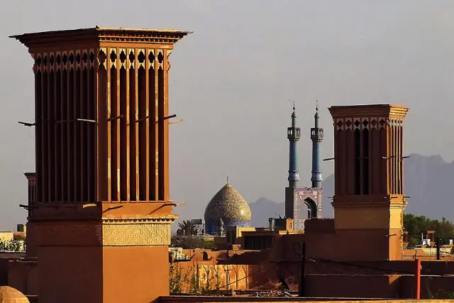 نمایی از بافت تاریخی یزد