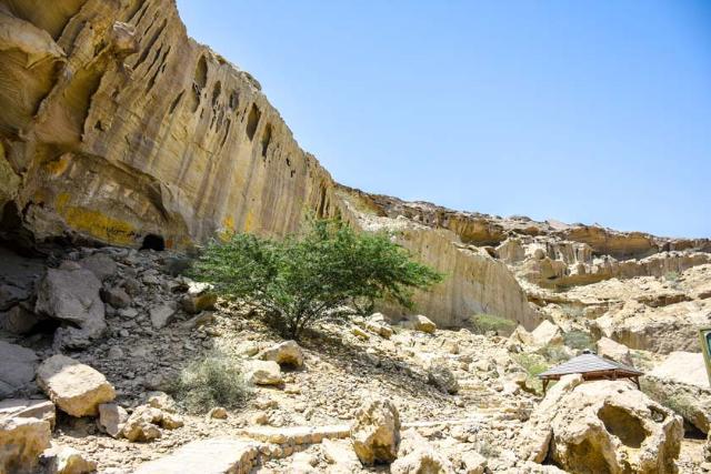 نمایی از غارهای بان مسیتی