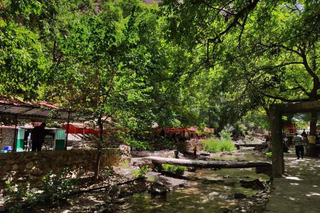 رستوران‌های اطراف آبشار اخلمد