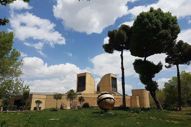 نمای بیرونی موزه هنرهای معاصر