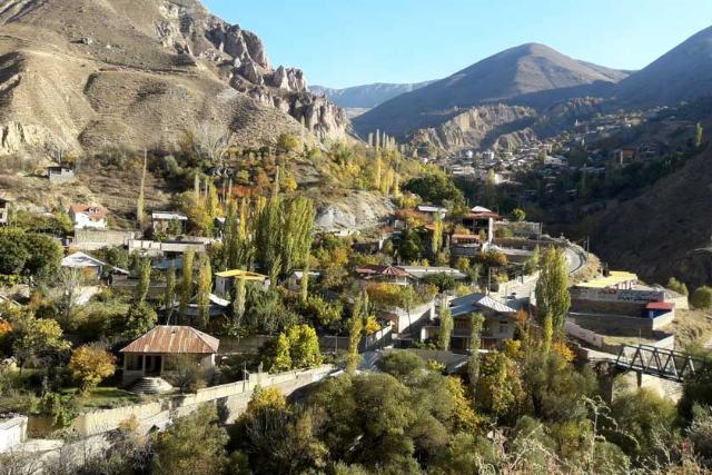 چشم‌‌اندازی از روستای نیاک