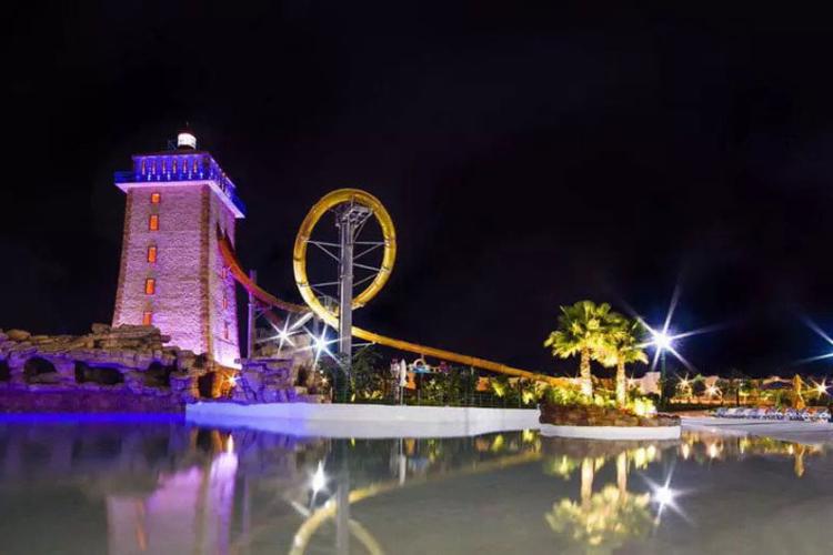 اوشن پارک کیش در شب