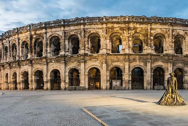 آمفی تئاتر نیم؛ منبع عکس: ویکی مدیا؛ عکاس: Krzysztof Golik 