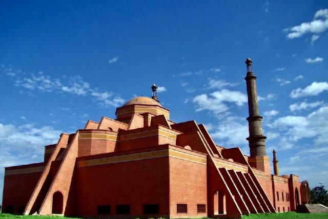 ارگ جدید بم. منبع عکس: گوگل مپ. عکاس: H