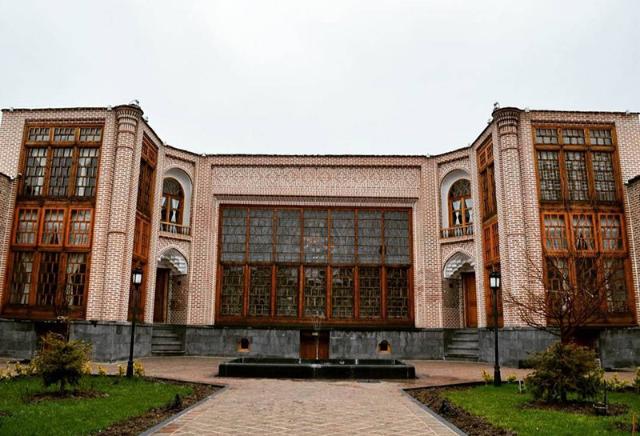حیاط خانه تاریخی صادقی؛ منبع عکس: گوگل مپ؛ عکاس: حسین محمدی