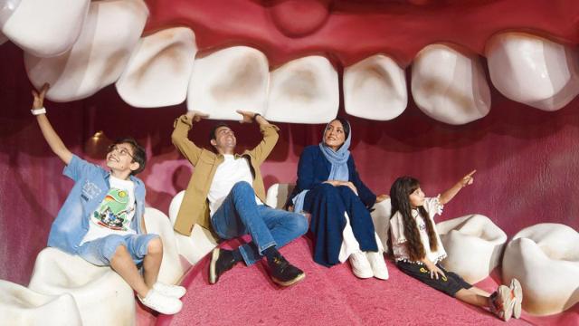 عکس دسته جمعی بازدیدکنندگان هیومن پارک