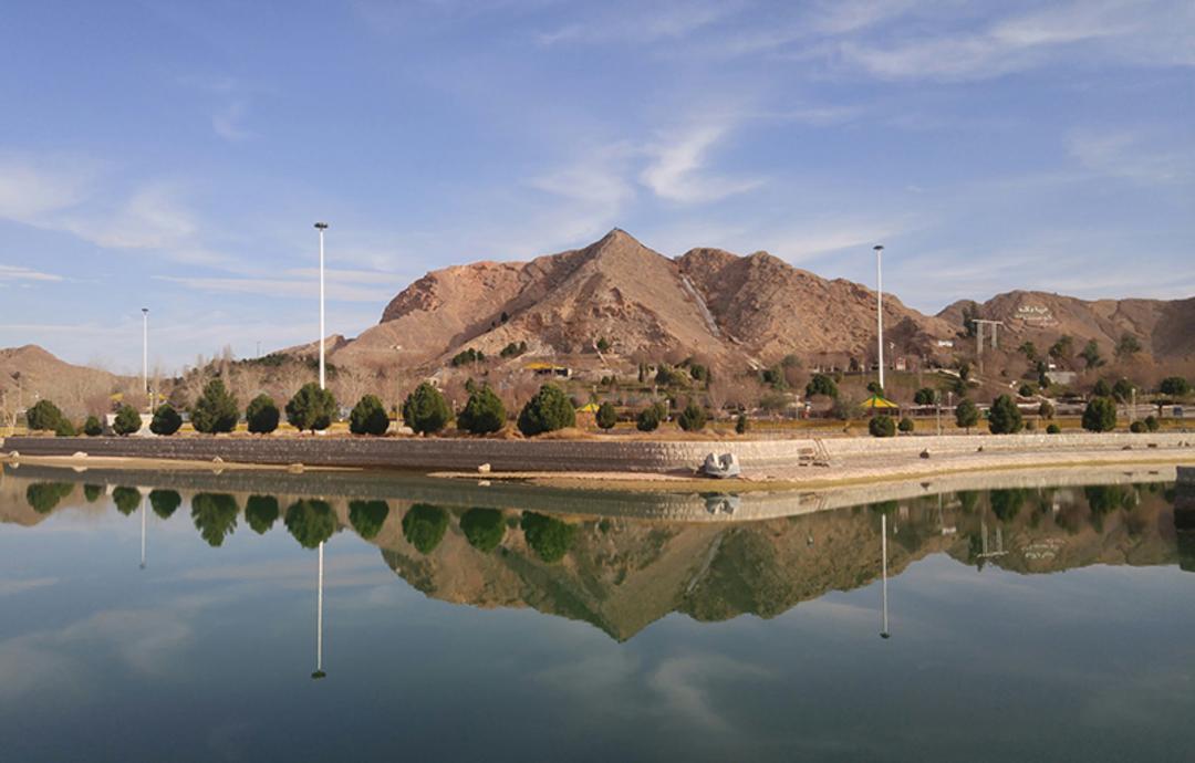 دریاچه پارک کوهستان یزد