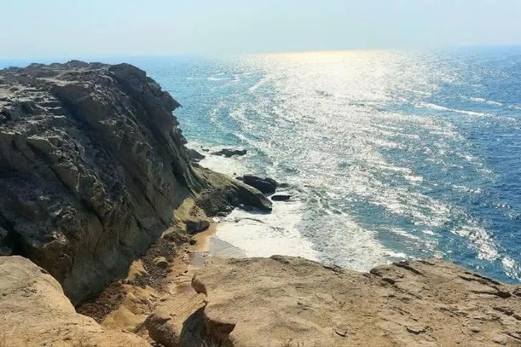گردنه عشاق در حاشیه خلیج فارس