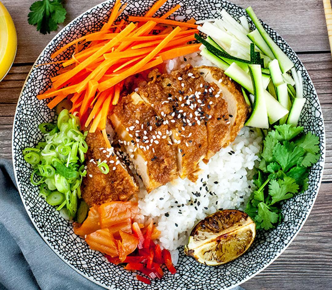 یک کاسه دونبوری با ماهی